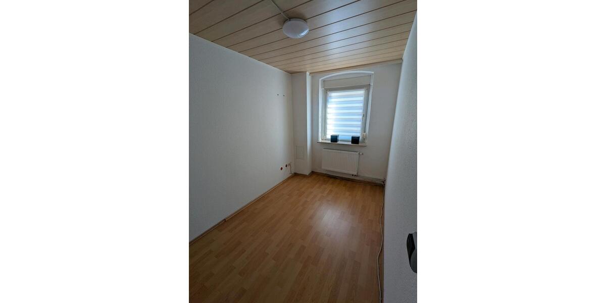 Erdgeschoßwohnung Apolda - 3.5 Zimmer, 95 m&sup2;, 100.000&euro; | Angebot:24517298