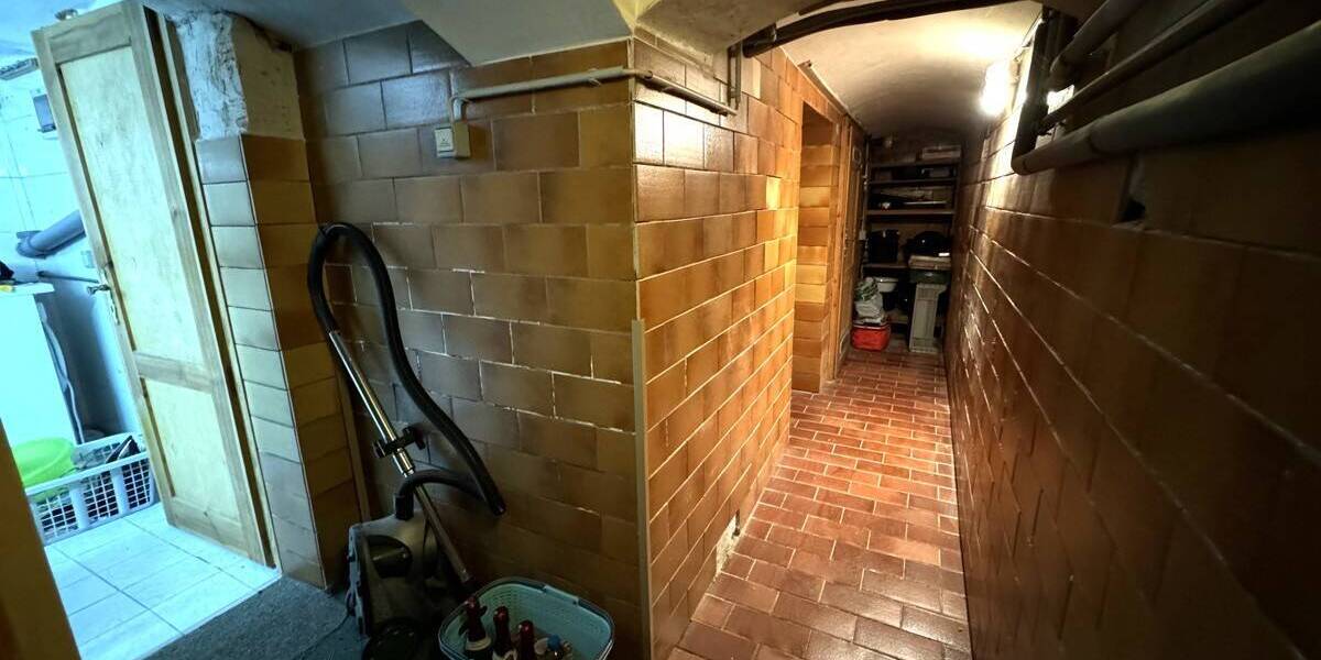 Mehrfamilienhaus, Wohnhaus Rudolstadt Zentrum - 7 Zimmer, 180 m&sup2;, 120.000&euro; | Angebot:25676529