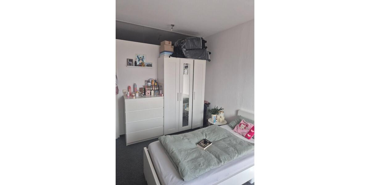 Etagenwohnung Jena Lobeda-Altstadt - 1 Zimmer, 16 m&sup2;, 300&euro; | Angebot:25902657