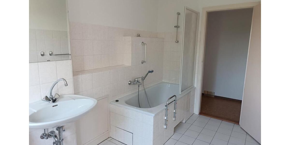 Etagenwohnung Kahla - 2 Zimmer, 55 m&sup2;, 98.000&euro; | Angebot:26983764