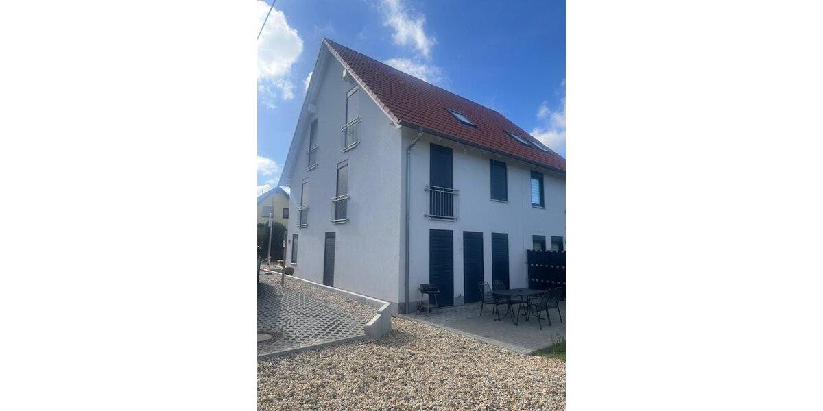 Reihenhaus Bucha - 7 Zimmer, 153 m&sup2;, 2.580&euro; | Angebot:26443858