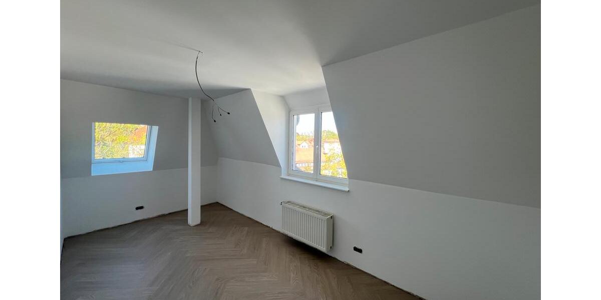 Etagenwohnung Erfurt Hochheim - 4 Zimmer, 96 m&sup2;, 1.200&euro; | Angebot:25980407