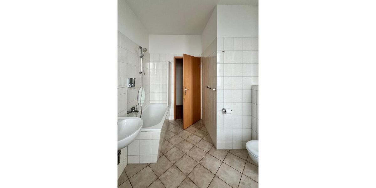 Etagenwohnung Erfurt Johannesplatz - 3 Zimmer, 70 m&sup2;, 870&euro; | Angebot:26005417