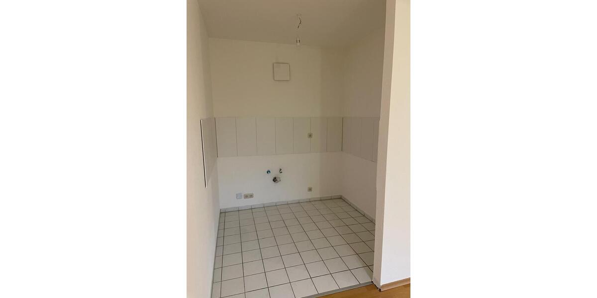 Etagenwohnung Apolda - 1 Zimmer, 80 m&sup2;, 595&euro; | Angebot:25886940