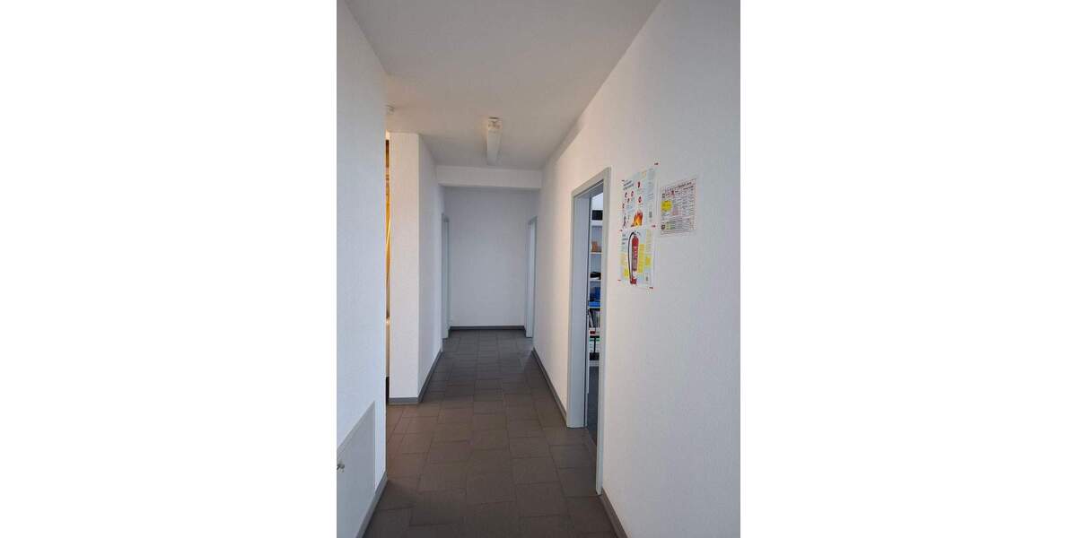 Gewerbeobjekt Jena Löbstedt - 3 Zimmer, 102 m&sup2;, 976&euro; | Angebot:26080350
