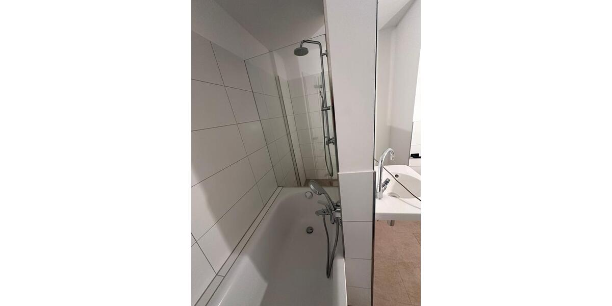 Erdgeschoßwohnung Apolda - 3 Zimmer, 100 m&sup2;, 1.100&euro; | Angebot:26619943