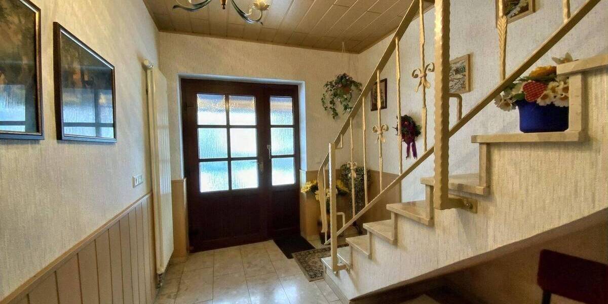 Einfamilienhaus Ilmtal-Weinstraße Niederreißen - 8 Zimmer, 145 m&sup2;, 180.000&euro; | Angebot:25938523