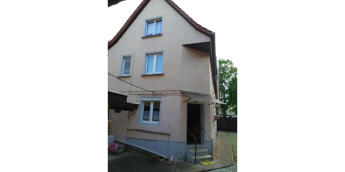 Einfamilienhaus Buttstädt - 8 Zimmer, 127 m&sup2;, 80.000&euro; | Angebot:26115206