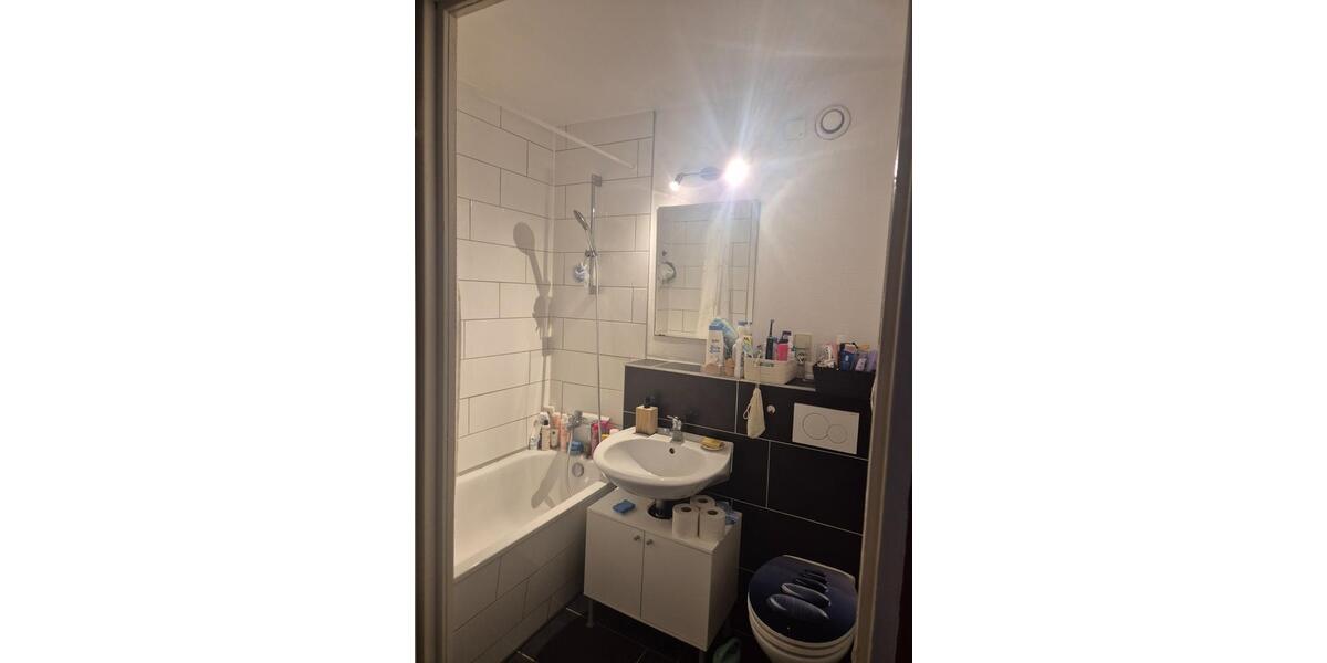 Etagenwohnung Jena Lobeda-Altstadt - 1 Zimmer, 16 m&sup2;, 300&euro; | Angebot:25902657