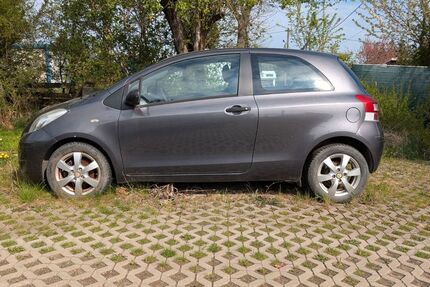 Toyota Yaris 110.000 km 900 &euro; Erfurt 99084