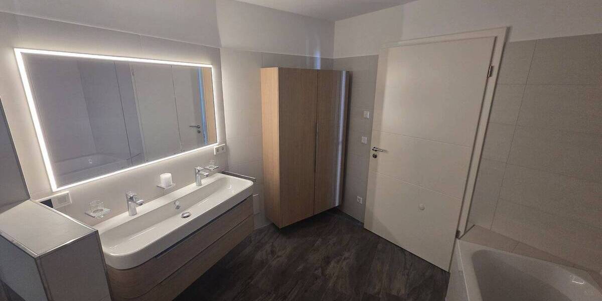 Etagenwohnung Erfurt Brühlervorstadt - 2 Zimmer, 76 m&sup2;, 1.170&euro; | Angebot:26643512