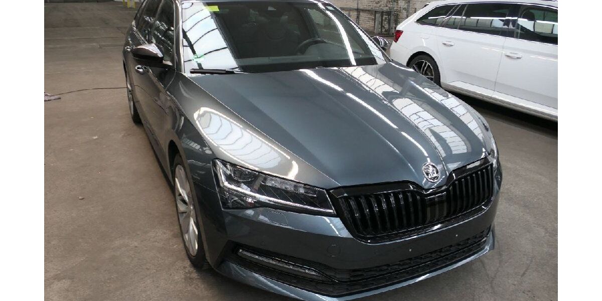 Skoda Superb 77.750 km 28.950 &euro; Weimar 99425