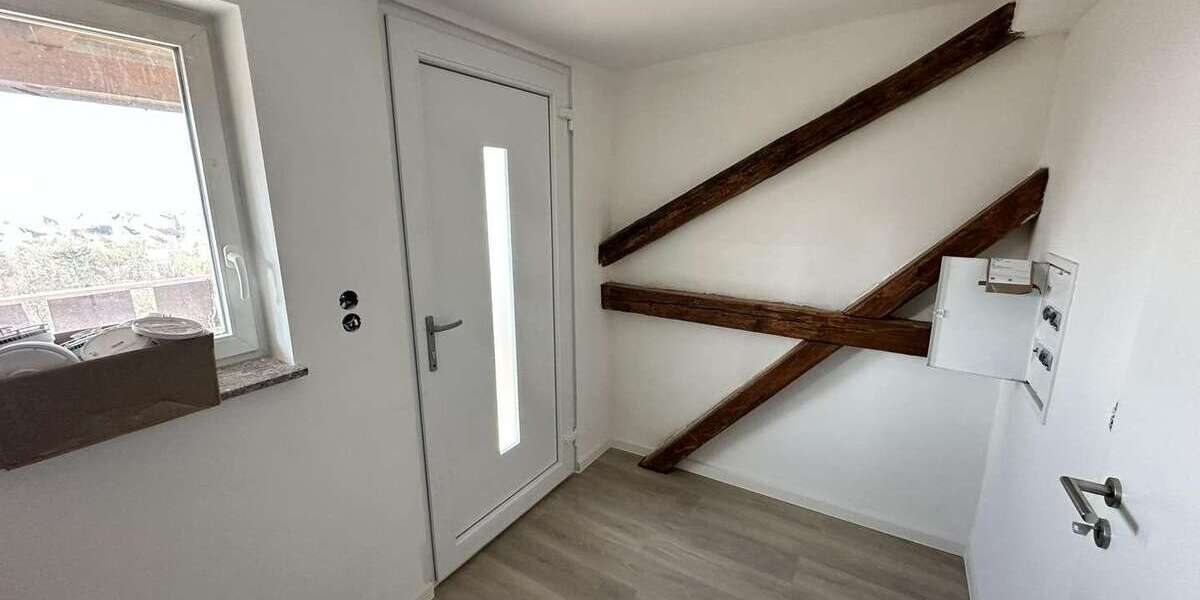 Etagenwohnung Apolda - 3 Zimmer, 79 m&sup2;, 720&euro; | Angebot:26071405