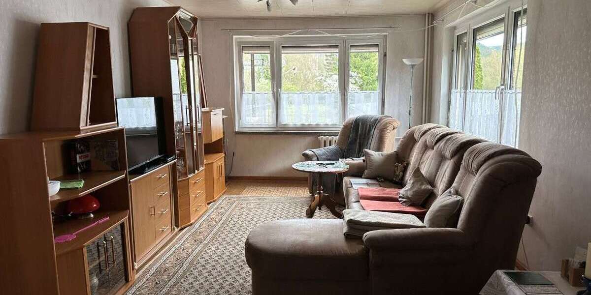 Teilsaniertes Einfamilienhaus mit großem Grundstück - Einfamilienhaus Rudolstadt | Angebot:26676327