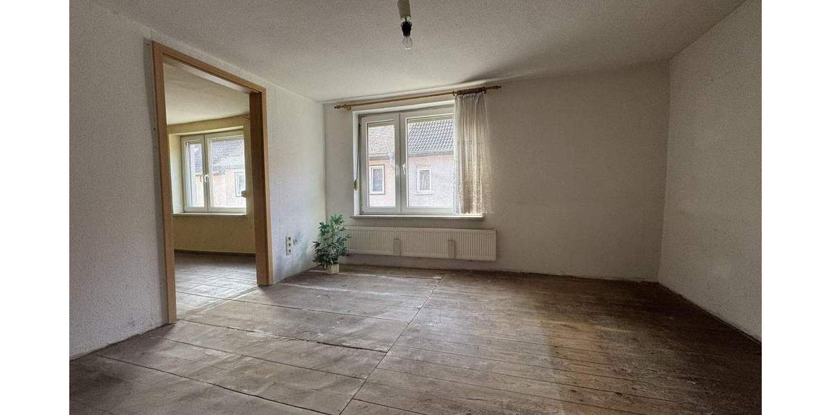Einfamilienhaus Am Ettersberg Buttelstedt - 6 Zimmer, 220 m&sup2;, 96.900&euro; | Angebot:25743905