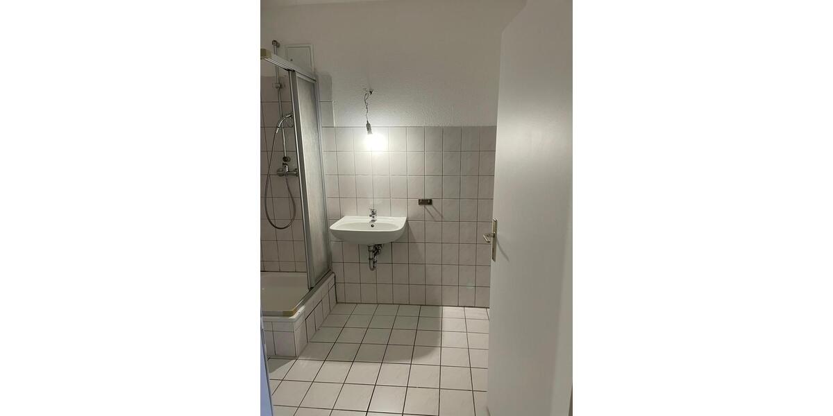 Etagenwohnung Apolda - 1 Zimmer, 80 m&sup2;, 595&euro; | Angebot:25886940