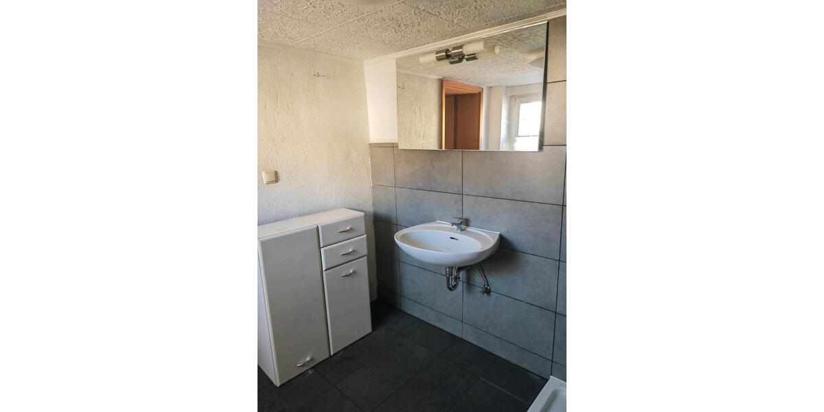 Erdgeschoßwohnung Eckartsberga - 2 Zimmer, 40 m&sup2;, 350&euro; | Angebot:25841039