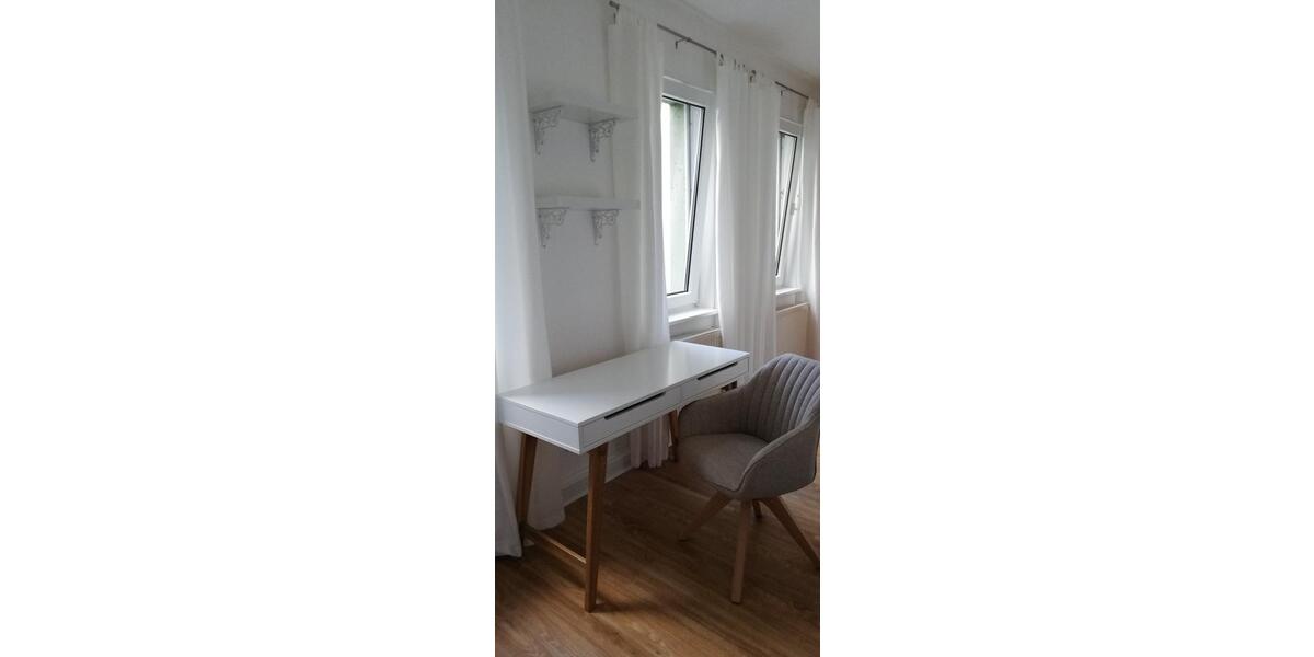 Etagenwohnung Apolda - 1 Zimmer, 18 m&sup2;, 280&euro; | Angebot:26051120