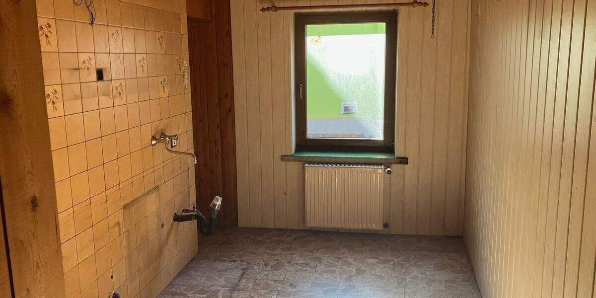 Einfamilienhaus Ilmtal-Weinstraße Weinstraße - 6 Zimmer, 198 m&sup2;, 180.000&euro; | Angebot:25679277