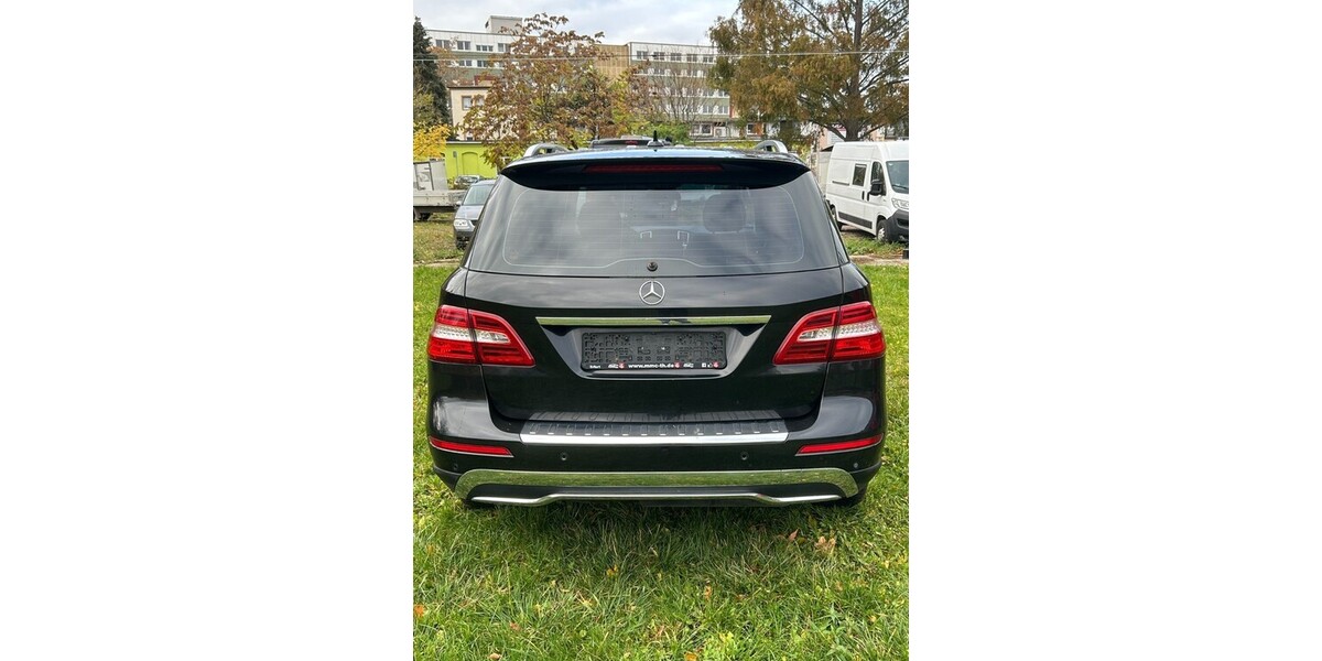 Mercedes-Benz M-Klasse 241.979 km 22.800 &euro; Erfurt 99084