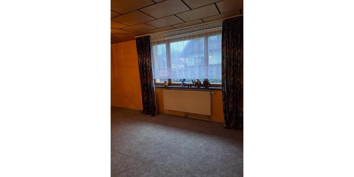 Einfamilienhaus Stadtilm - 7 Zimmer, 120 m&sup2;, 140.000&euro; | Angebot:24533046