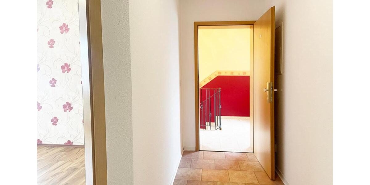 Etagenwohnung Kölleda - 3 Zimmer, 100 m&sup2;, 700&euro; | Angebot:25342184