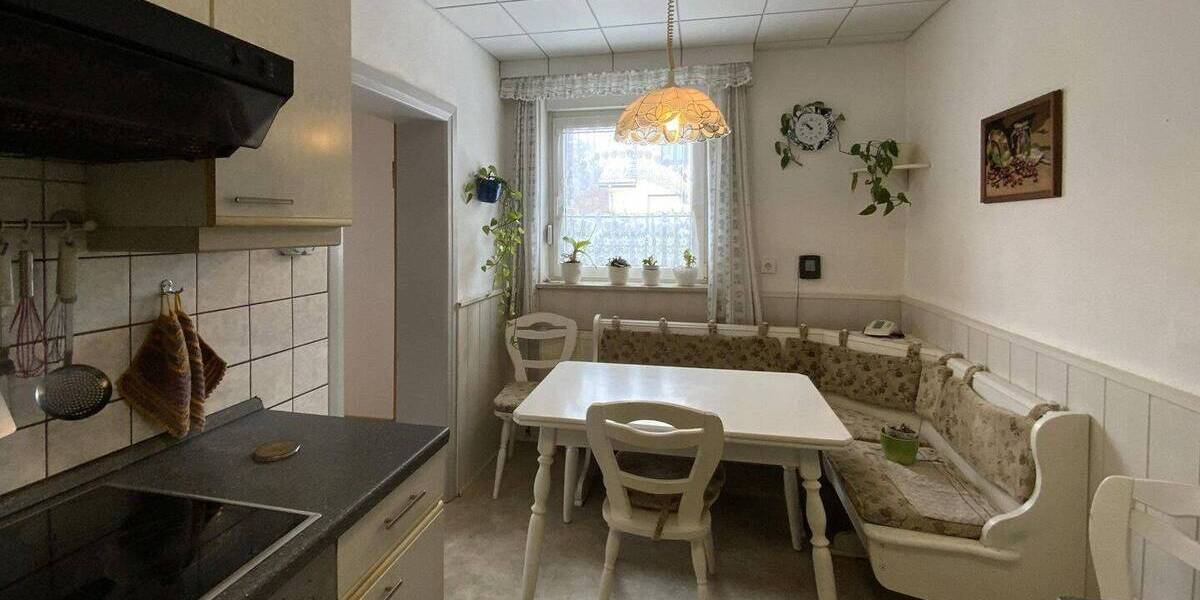 Einfamilienhaus Ilmtal-Weinstraße Niederreißen - 8 Zimmer, 145 m&sup2;, 180.000&euro; | Angebot:25938523