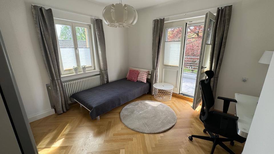 Etagenwohnung Weimar Ehringsdorf - 4.5 Zimmer, 145 m&sup2;, 1.700&euro; | Angebot:22011498