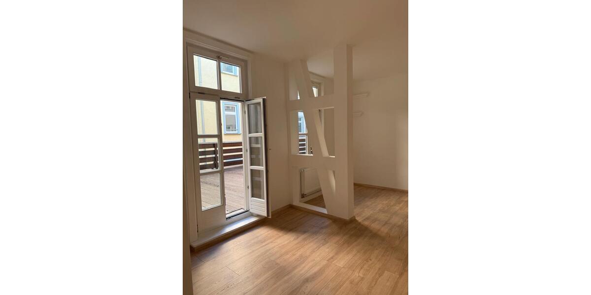 Etagenwohnung Erfurt - 5 Zimmer, 140 m&sup2;, 1.900&euro; | Angebot:26662233