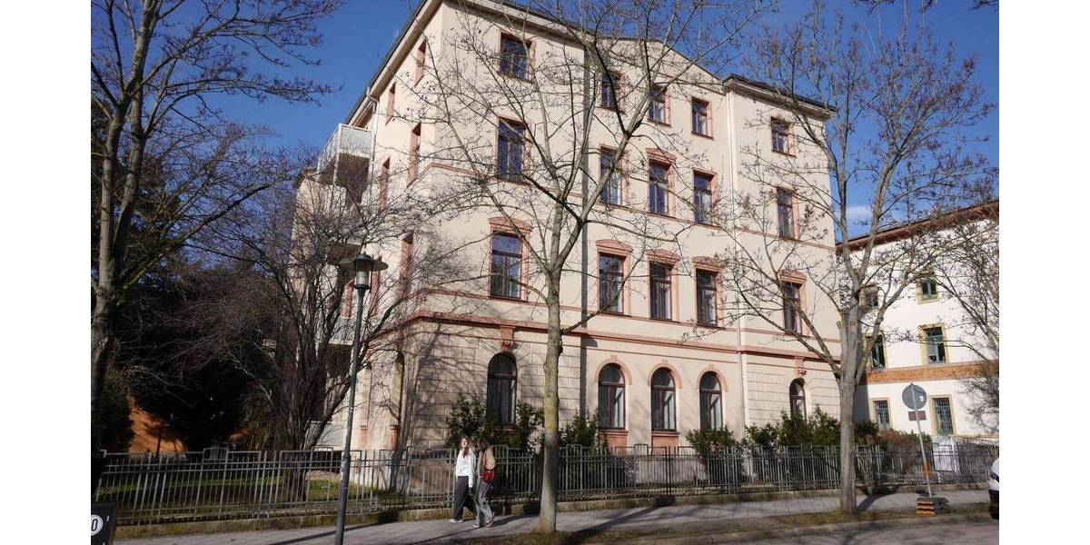 Etagenwohnung Weimar Nordvorstadt - 3 Zimmer, 120 m&sup2;, 1.080&euro; | Angebot:26080045