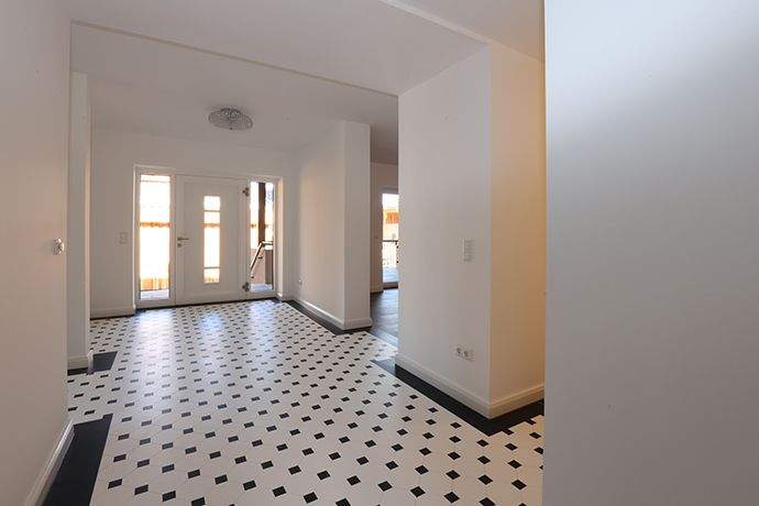 Einfamilienhaus Erfurt Linderbach - 7 Zimmer, 300 m&sup2;, 2.900&euro; | Angebot:25670888