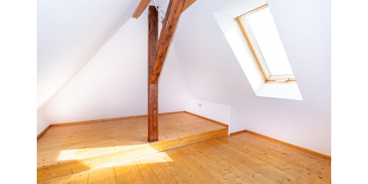 Dachgeschoßwohnung Jena - 3 Zimmer, 115 m&sup2;, 1.350&euro; | Angebot:23053763