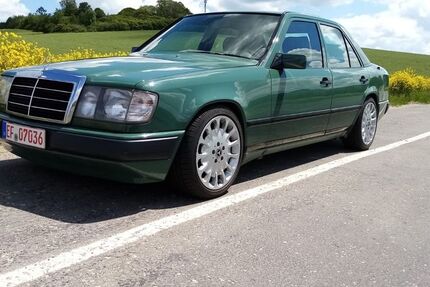 Mercedes-Benz 260 221.000 km 9.990 &euro; Erfurt 99098