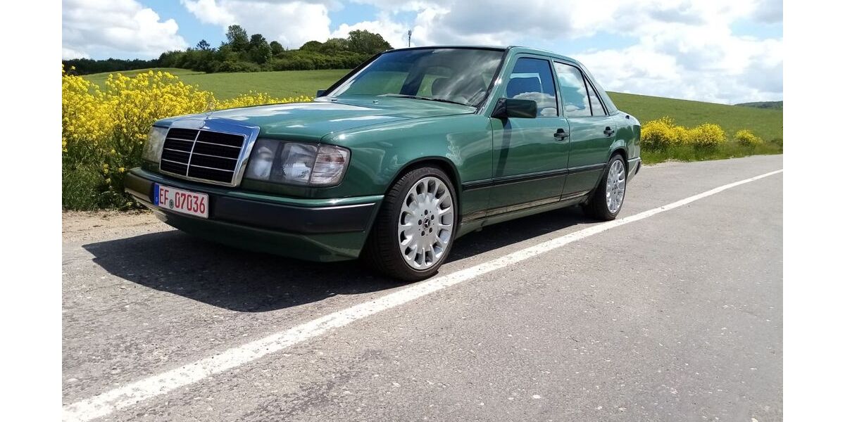 Mercedes-Benz 260 221.000 km 9.990 &euro; Erfurt 99098