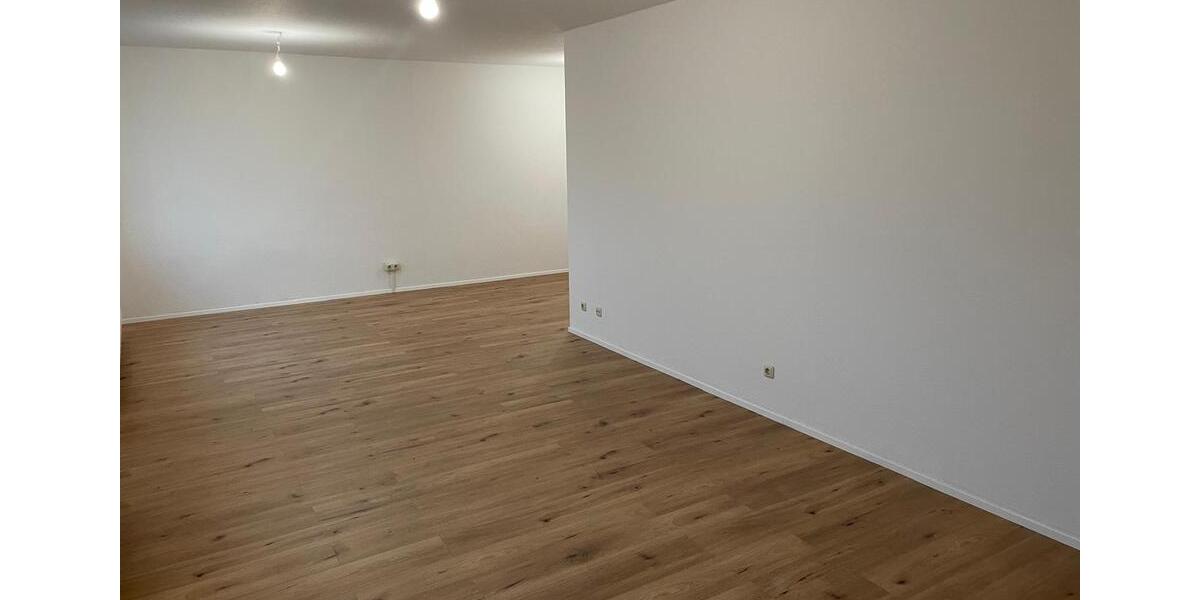 Etagenwohnung Apolda - 2 Zimmer, 73 m&sup2;, 600&euro; | Angebot:26619944