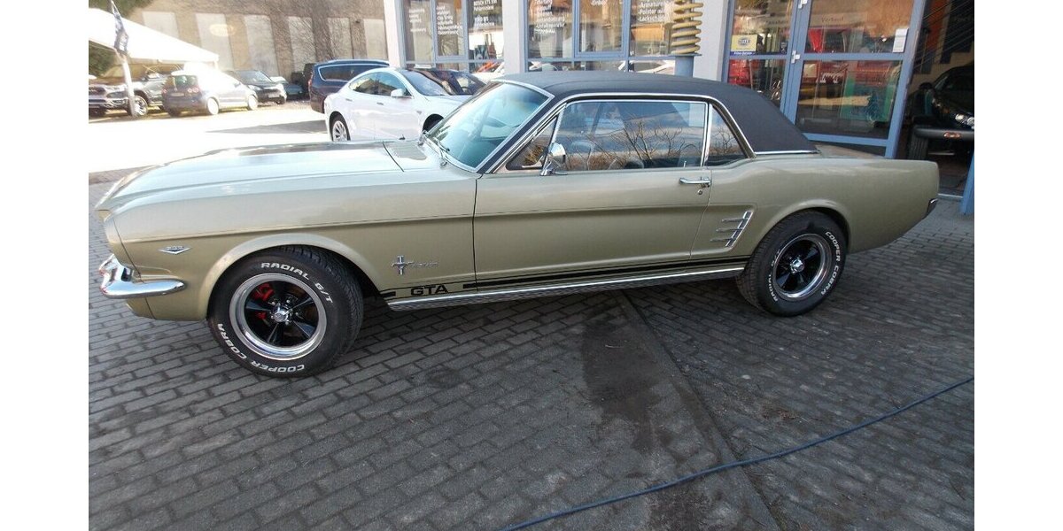 Ford Mustang V8 mit Wertgutachten 37.000 km 32.500 &euro; Rudolstadt 07407