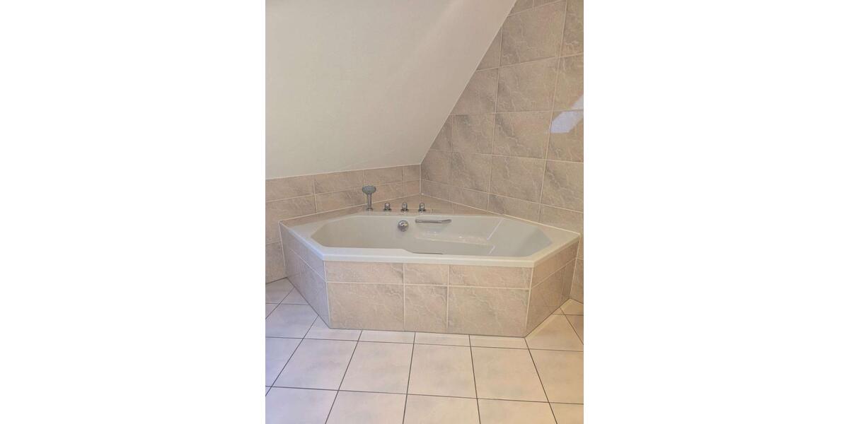 Etagenwohnung Erfurt - 2 Zimmer, 129 m&sup2;, 1.490&euro; | Angebot:24750428