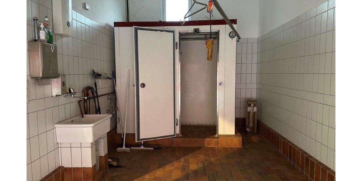 Scheune mit Doppelgarage und Schlachthaus in Niederkrossen - Garagen / Stellplätze Uhlstädt-Kirchhasel Kirchhasel | Angebot:19040127