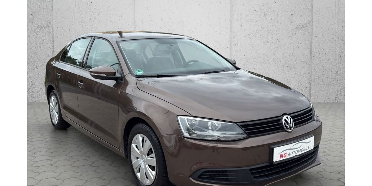 VW Jetta 79.000 km 4.990 &euro; Apolda 99510