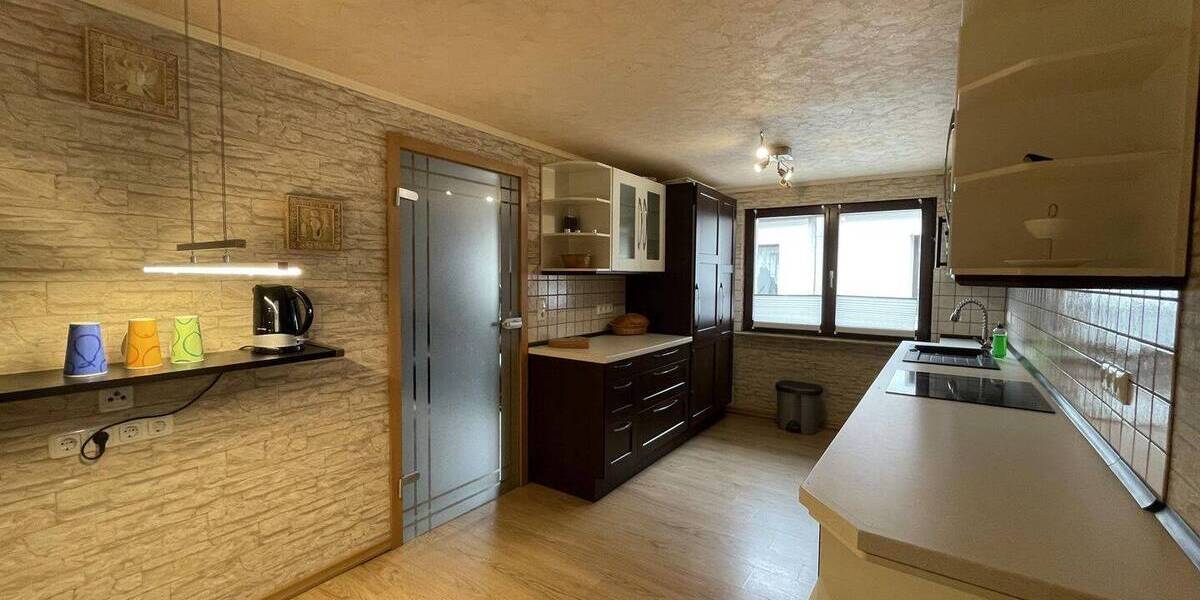 Einfamilienhaus Kölleda - 8 Zimmer, 267 m&sup2;, 279.000&euro; | Angebot:25676937