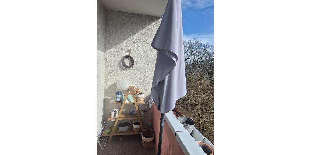 Etagenwohnung Jena Lobeda-Altstadt - 1 Zimmer, 16 m&sup2;, 300&euro; | Angebot:25902657