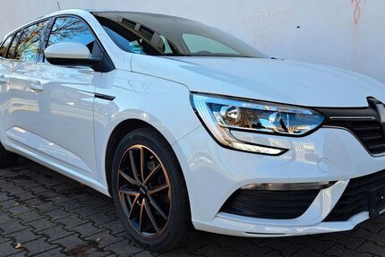 Renault Megane 121.362 km 9.100 &euro; Erfurt 99096