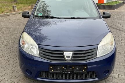 Dacia Sandero 111.582 km 800 &euro; Erfurt 99085