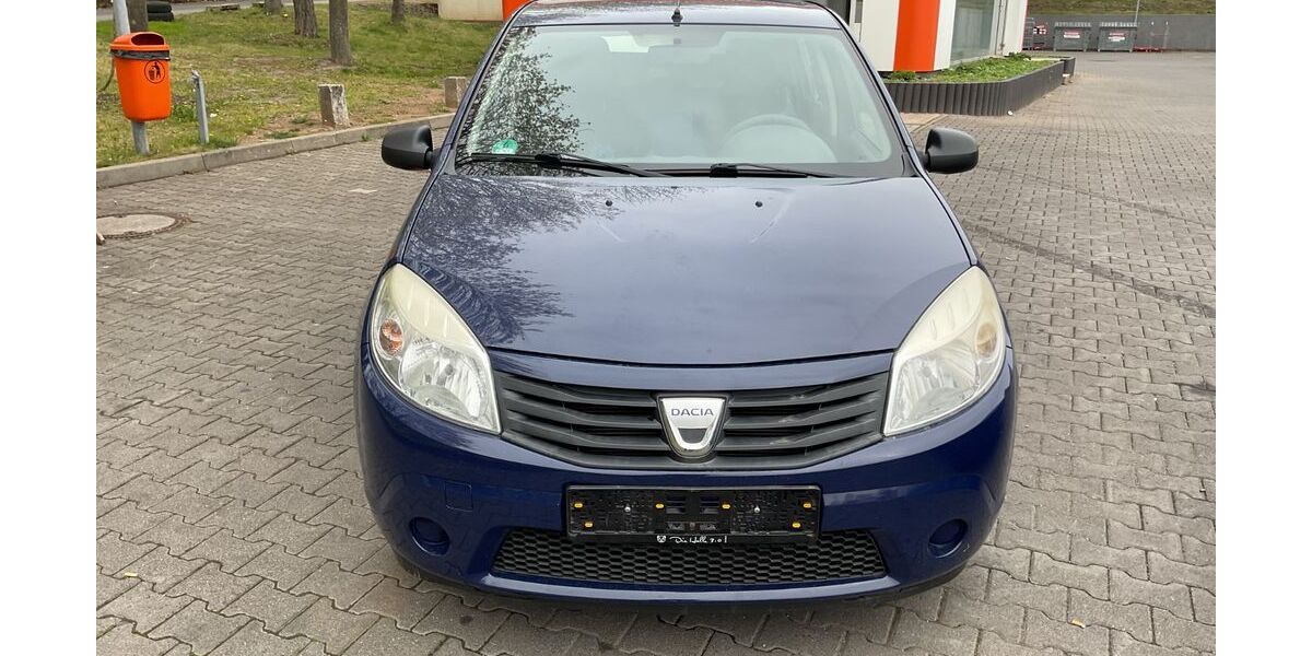 Dacia Sandero 111.582 km 800 &euro; Erfurt 99085