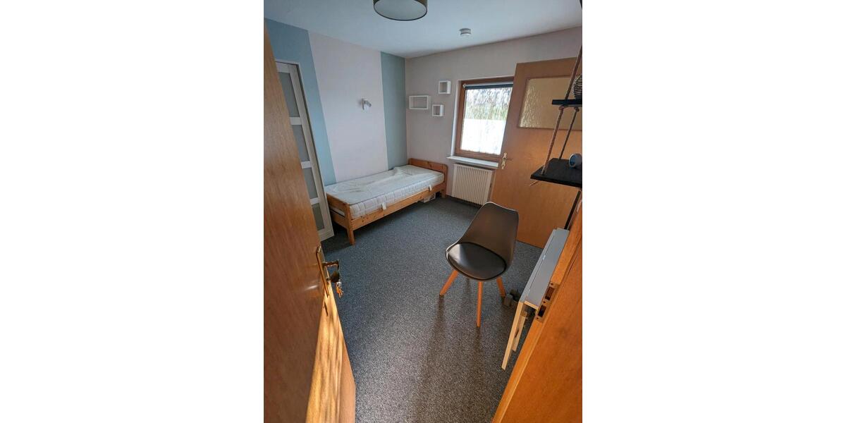 Etagenwohnung Bucha - 1 Zimmer, 14 m&sup2;, 350&euro; | Angebot:26040099