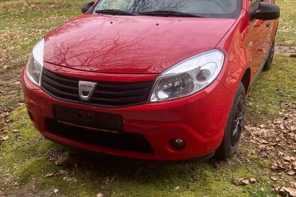 Dacia Sandero 82.000 km 2.500 &euro; Blankenhain 99444