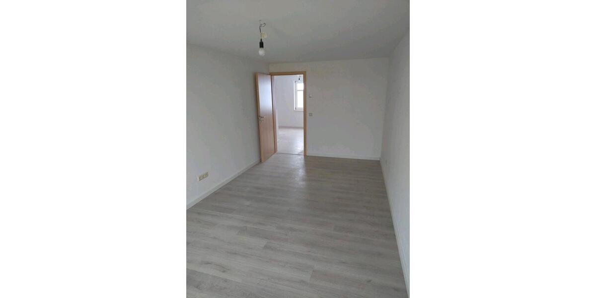Dachgeschoßwohnung Buttstädt - 3 Zimmer, 75 m&sup2;, 750&euro; | Angebot:26003030