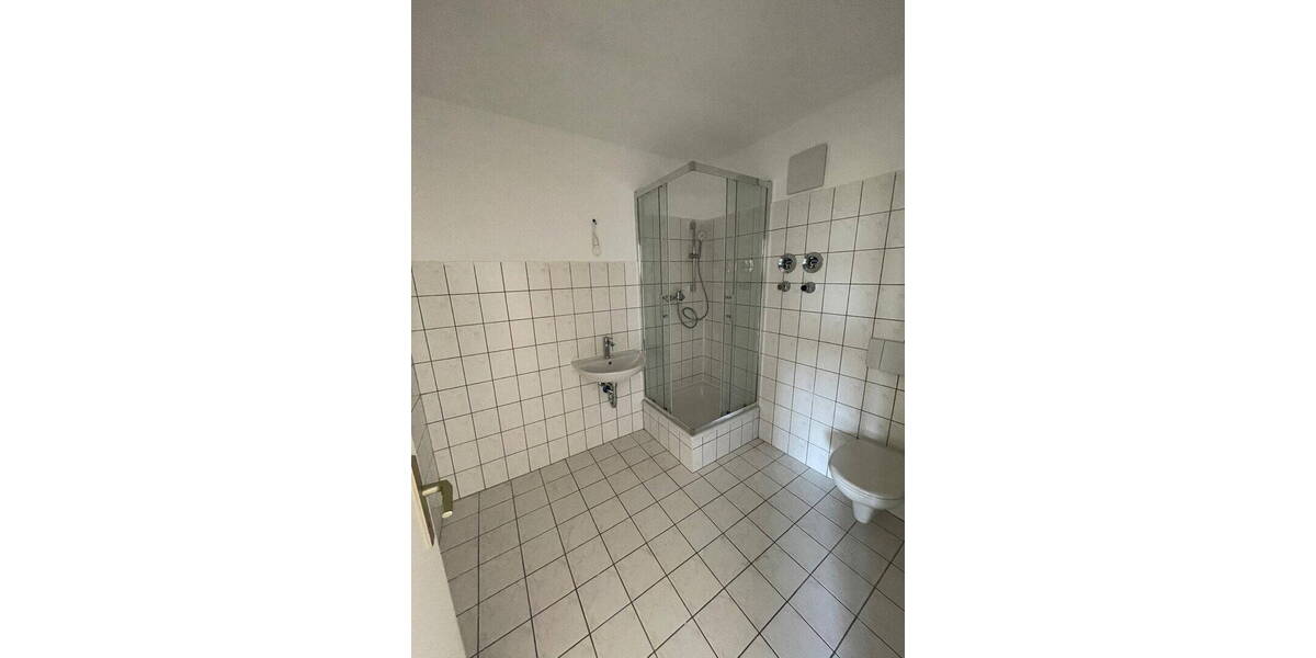 Etagenwohnung Apolda - 2 Zimmer, 75 m&sup2;, 550&euro; | Angebot:26113088