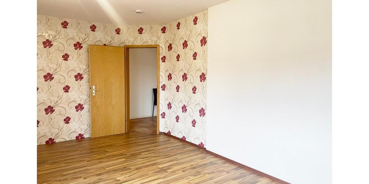 Etagenwohnung Kölleda - 3 Zimmer, 100 m&sup2;, 700&euro; | Angebot:25342184