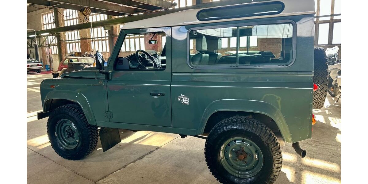 Land Rover Defender 181.000 km 38.800 &euro; Rudolstadt 07407